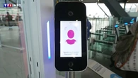 VIDÉO - "C'est l'avenir" : la reconnaissance faciale testée dans plusieurs aéroports français