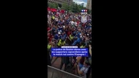 La police de Boston danse avec les supporters capverdiens après le match nul contre l'Espagne !