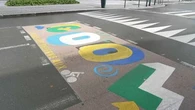 Sécurité routière : des artistes transforment les routes en œuvres d'art pour que les automobilistes lèvent le pied