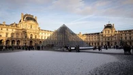 Cambriolage du Louvre : la sécurité du musée a été négligée, estime un rapport parlementaire