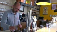 "Je n'ai même pas réfléchi" : un restaurant sauvé par ses fidèles clients