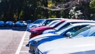 Canicule : ces technologies privilégiées par certains constructeurs automobiles pour rafraîchir votre voiture même sans climatisation