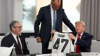 La Coupe du monde s'invite au G7 : Donald Trump reçoit un maillot de l'Allemagne