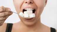 "On ne s'attend pas à en trouver" : ces aliments salés que l'on adore contiennent (beaucoup) de sucre