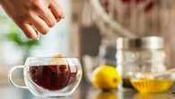 "Plus rigolo que l'eau et on peut varier les plaisirs" : les thés et les infusions peuvent devenir vos meilleurs alliés pour mieux supporter la chaleur