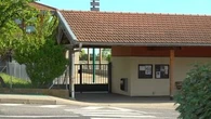 "Ça a touché la plupart des classes" : choc dans le village du Rhône où un père est écroué pour des viols sur 34 enfants