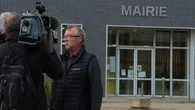 "Je n'en ai pas dormi" : les habitants de Plouasne sous le choc après un décès sur la voie publique et la garde à vue de leur maire