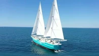 Cargos à voiles ou à "ailes" : avec la transition écologique, le transport maritime a le vent dans le dos