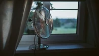 Canicule : orienter votre ventilateur de cette manière va vous faire gagner quelques degrés dans votre logement