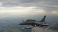 VIDÉO - Les premières images des avions Rafale français qui patrouillent en Pologne