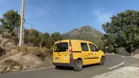 En Corse, Corinne est une factrice qui poste du bonheur