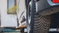 Des automobilistes se garent juste sous mes fenêtres, comment les en empêcher ? Le 13H à vos côtés