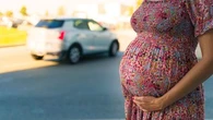 Places handicapées : les femmes enceintes y ont-elles droit ?