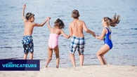 VÉRIF' - Risques de noyade : faut-il éviter certaines couleurs de maillots de bain pour la sécurité des enfants ?