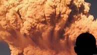 Indonésie : les images de l'impressionnant nuage de cendres au-dessus du volcan Lewotobi Laki-Laki