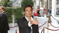 "Filip" : un ancien de la série "Ici tout commence" incarnera le chanteur des 2Be3 pour TF1