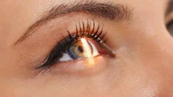 Changer la couleur de ses yeux : une tendance qui affole les réseaux sociaux, mais qui n'est pas sans risque