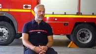 "On se demande si on va revoir sa famille" : des pompiers ayant frôlé la mort lors des incendies de cet été témoignent