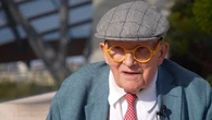 "Moi je m'amuse" : quand, il y a un an, David Hockney se confiait à TF1 à Paris