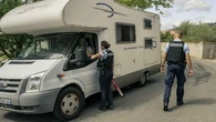 Rave-party dans l'Aude : les fêtards en cours d'évacuation après des tensions avec les agriculteurs
