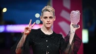 Deauville 2025 : Kristen Stewart et Scarlett Johansson primées pour leurs débuts de réalisatrices