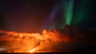 EN IMAGES - Éruption volcanique sur fond d'aurores boréales : le sublime spectacle offert par l'Islande