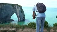 Accès restreints, amendes… Pour protéger ses falaises, Étretat durci le ton face aux touristes inconscients