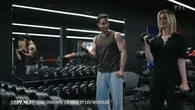 "Tu vas travailler tes triceps" : Tibo InShape accueille Audrey Crespo-Mara dans sa salle de sport au Pays basque