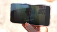 "Il faut qu’il réponde aux gens" : les 1ᵉʳˢ pas de François Bayrou sur YouTube vus par un streamer