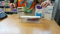 "C'est ultra-dangereux" : la mise en garde des pharmaciens face à l'essor des sites illégaux de vente de médicaments