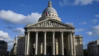 "Aux grands hommes, la patrie reconnaissante" : Élisabeth Borne veut "ouvrir le débat" sur la devise du Panthéon