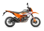 新型スズキ『DR-Z』のライバル登場か!? KTMの新型スーパーモト発表に「思ったより安い」など熱視線