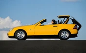 「黄色いSLK」は変革の象徴だった、メルセデスベンツ博物館で「ヤングタイマー」展開催