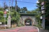 狭い道！ 制限1.9mだが何かがおかしい…東京都小金井市
