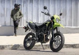 カワサキ『KLX230SM』、新カラーとスマホアプリ対応で9月15日発売…63万8000円