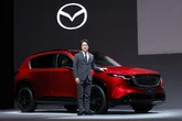 マツダ『CX-5』新型で国内再建へ、毛籠社長「機能と価値のバランスがいい自信作」［新聞ウォッチ］