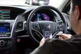 「知能化」で明暗の北京モーターショー、ホンダ、AI搭載の自動運転車投入を延期［新聞ウォッチ］