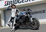 蘇った「CB-F」はサーキットでも楽しいのか？ スペンサー用にカスタム、特別なホンダ『CB1000Fレーサー』をことりちゃんが試す