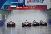 フォーミュラE 東京E-Prix第8戦、雨の混戦をヴァンドーンが制す…ピットブーストに成功
