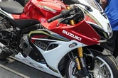 待望の新型スズキ『GSX-R1000R』が予告なしの初公開！「3色3様」往年のレーシングカラーで日本市場復活へ