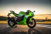 カワサキ『Ninja ZX-6R』2026年モデルでカラー変更、スマホアプリ連携も強化