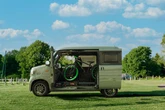 ホンダ『N-VAN』ベース、軽キャンピングカー「Livin’GLIDE」発表…広いラゲッジと多彩レイアウト