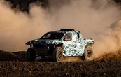 トヨタ、『ハイラックス』の水素燃料電池車で参戦へ…ダカールラリー2027