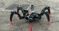 六脚スパイダーロボット登場！ 災害現場・プラント点検に対応、フィジカルAIで「触れて」判断