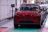 トヨタ『RAV4ハイブリッド』新型、ケンタッキー工場で生産開始…米国最量販小型SUV