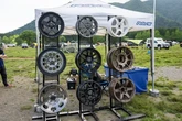 デリカミニからトライトンまで、レイズが提案する三菱車の足元カスタム