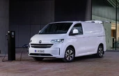 最大9名乗りのVW『トランスポーター』、初のEVを英国で追加