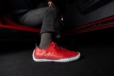 『ロードスター』35周年記念、マツダとスピングルのコラボスニーカー「SP-MX5」発売
