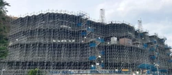 高速道路直上70mの岩塊、異例の掘削作業…上信越道・北野牧工事の見学