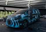 メルセデスベンツ、新型電動ミニバン『VLE』プロトタイプ初公開…IAAモビリティ2025
